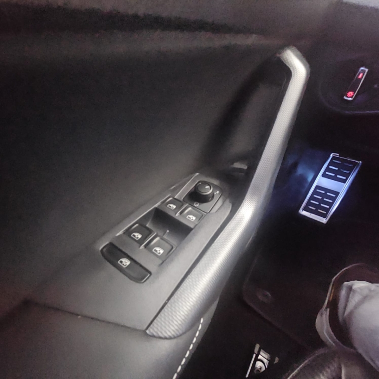 volkswagen nivus 1.0 200 tsi total flex highline automatico 4p 202512