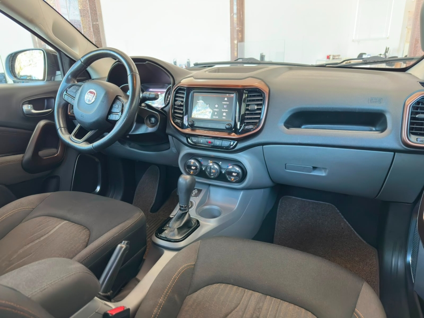 fiat toro 2.4 16v multiair flex volcano at9 4p automatico 202011