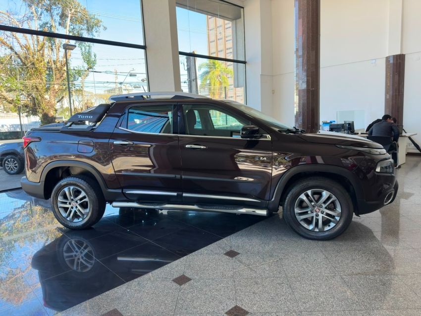 fiat toro 2.4 16v multiair flex volcano at9 4p automatico 20207