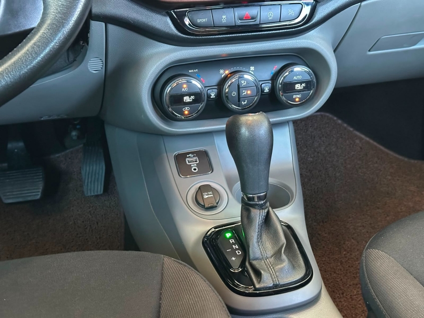 fiat toro 2.4 16v multiair flex volcano at9 4p automatico 202014