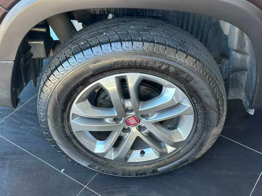 fiat toro 2.4 16v multiair flex volcano at9 4p automatico 202019