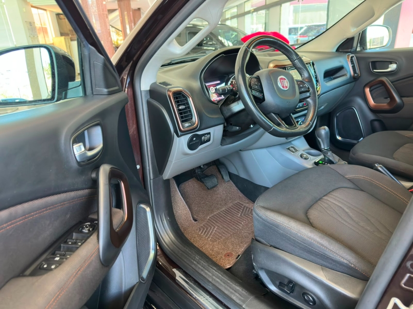 fiat toro 2.4 16v multiair flex volcano at9 4p automatico 202015