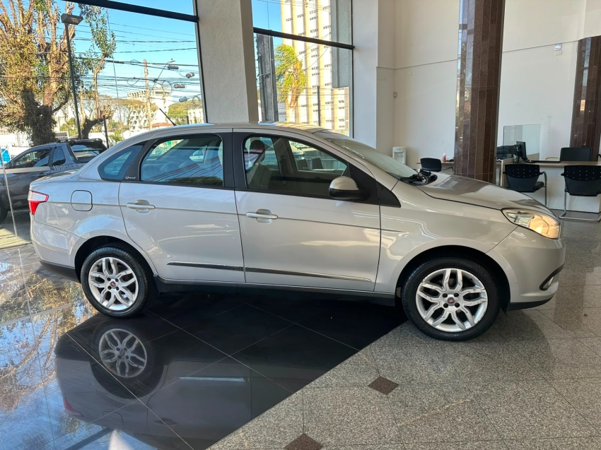 fiat grand siena 1.6 mpi essence sublime 16v flex 4p automatizado semiautomatico 20167