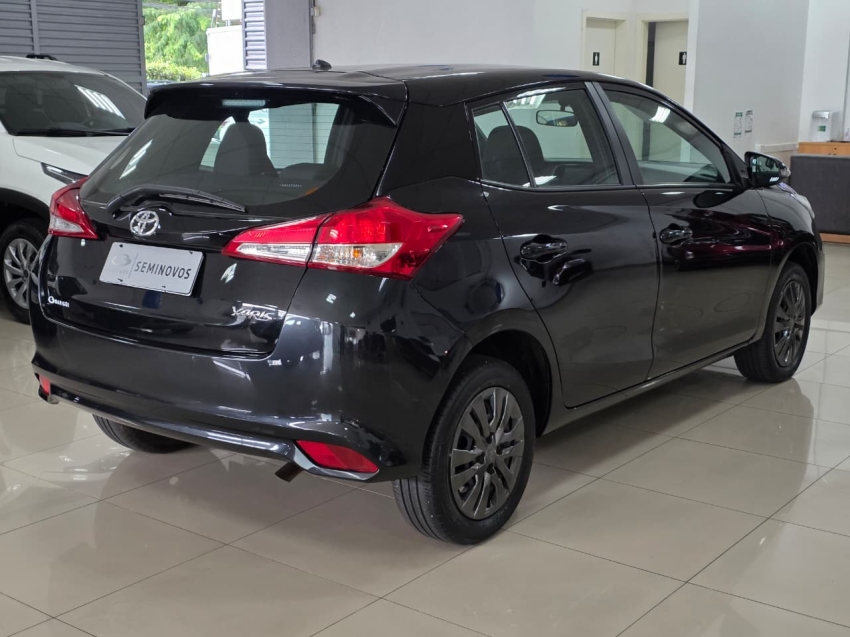 toyota yaris 1.5 16v flex xl multidrive 4p automatico 20255