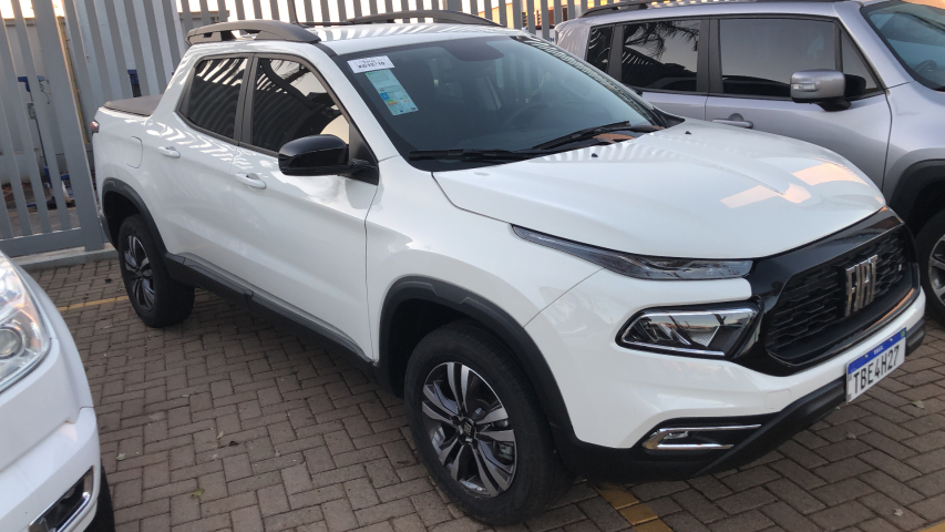 fiat toro 1.3 turbo 270 flex freedom at6 4p automatico 2025