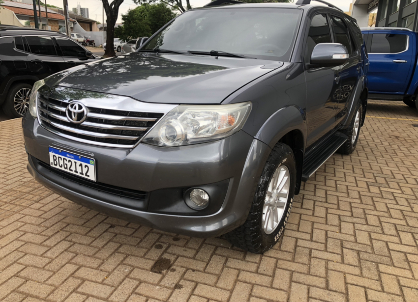 toyota hilux 2.7 flex automatico 2013