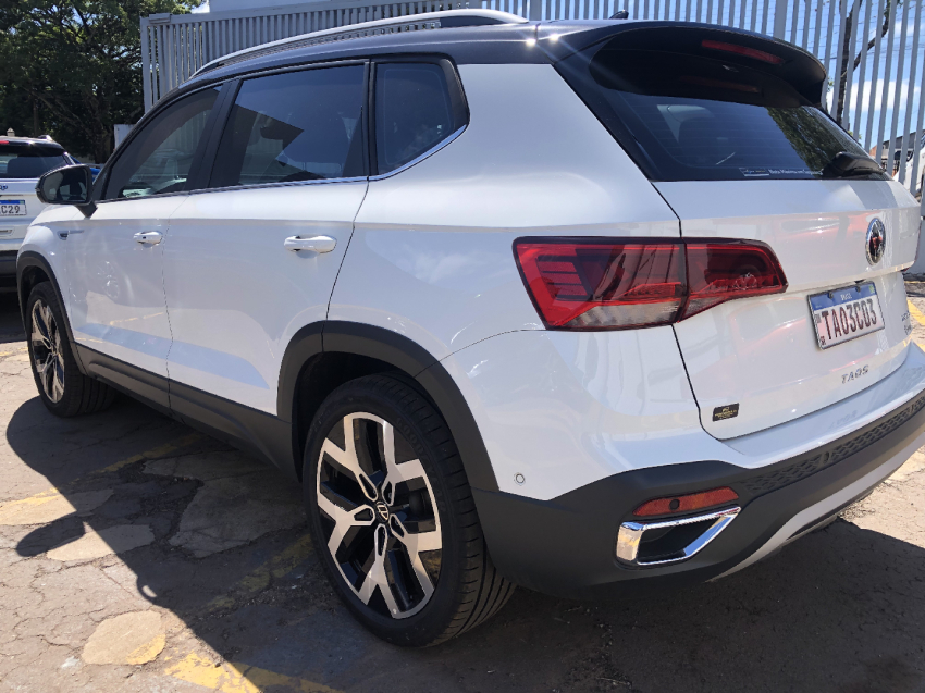 volkswagen taos 1.4 250 tsi total flex highline automatico 4p 20242