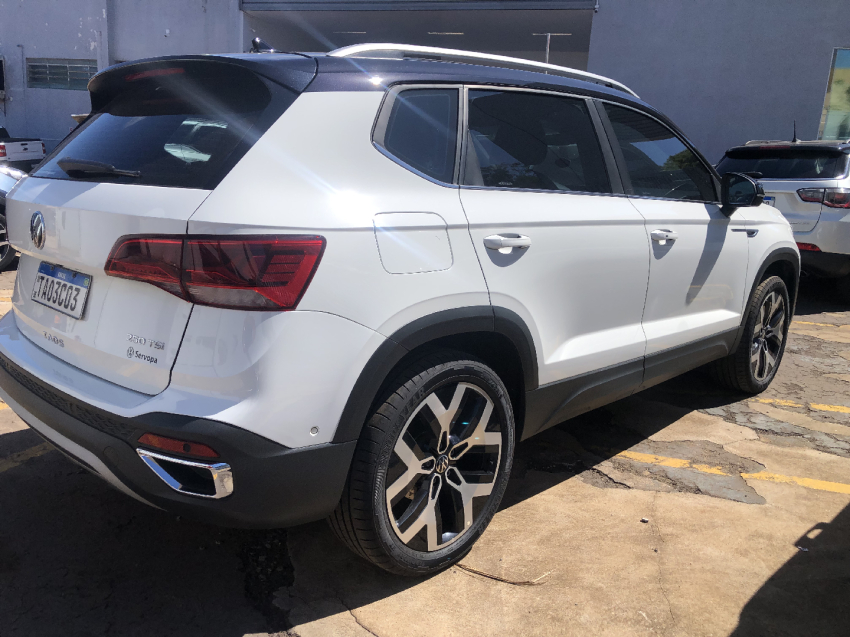 volkswagen taos 1.4 250 tsi total flex highline automatico 4p 20243