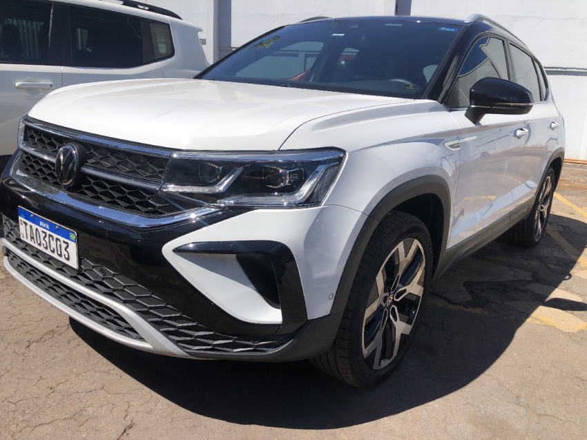 volkswagen taos 1.4 250 tsi total flex highline automatico 4p 20241