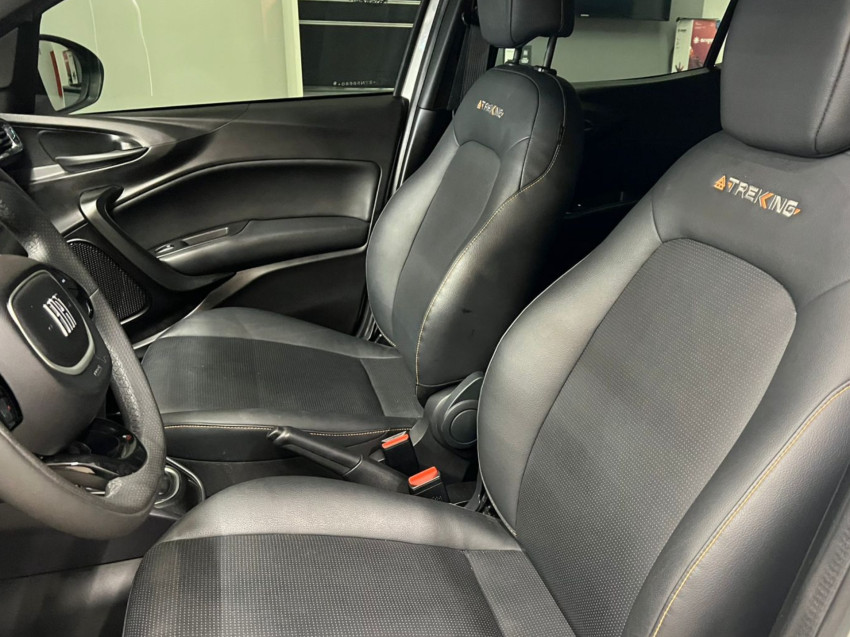 fiat argo 1.3 firefly flex trekking cvt 4p automatico 2025
