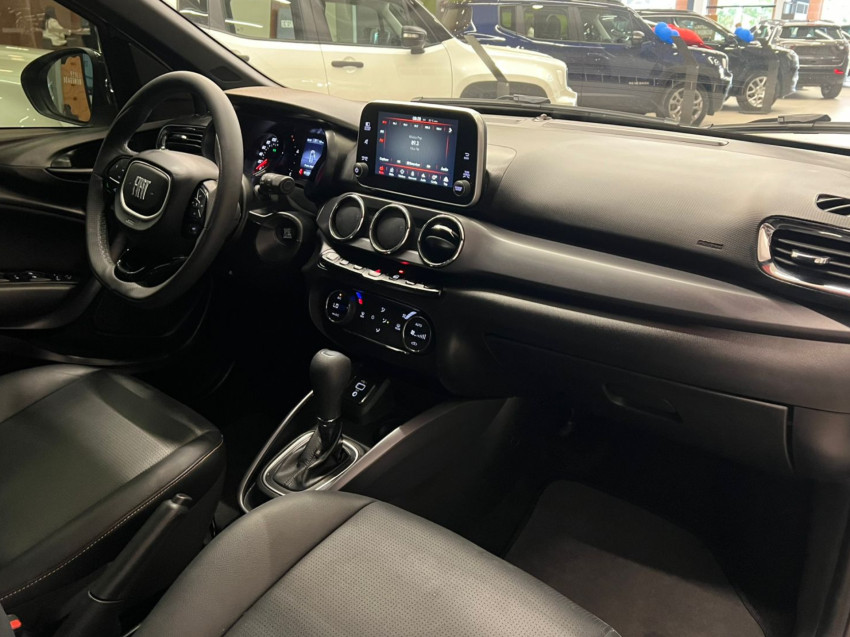 fiat argo 1.3 firefly flex trekking cvt 4p automatico 2025