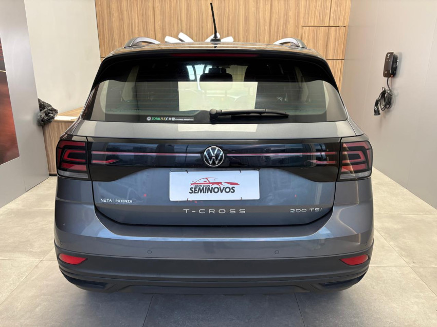 volkswagen t-cross 1.0 200 tsi total flex at 23/24 seminovo