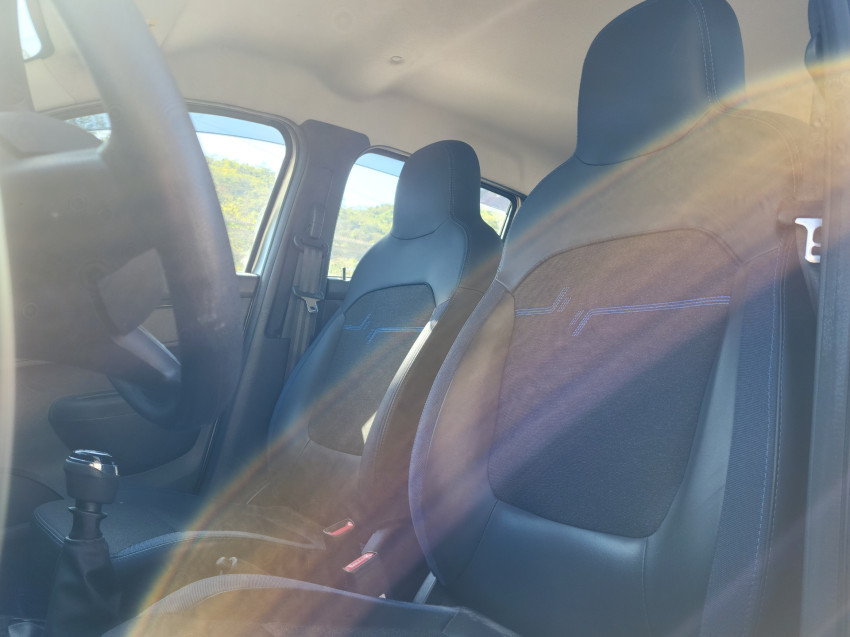 renault kwid 1.0 12v sce flex intense man 23/24 seminovo renault kwid 1.0 12v sce flex intense man 23/24 seminovo