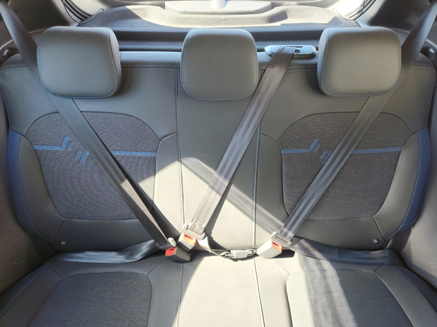 renault kwid 1.0 12v sce flex intense man 23/24 seminovo renault kwid 1.0 12v sce flex intense man 23/24 seminovo