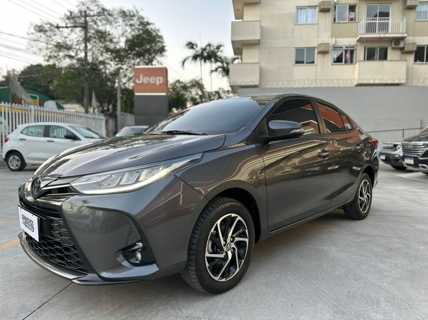 toyota yaris 1.5 16v flex sedan xls multidrive 24/25 seminovo