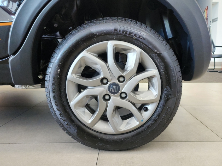 fiat mobi 1.0 firefly flex trekking man 25/26 0km7