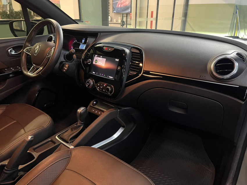 renault captur 1.3 tce flex iconic x-tronic 21/22 seminovo9