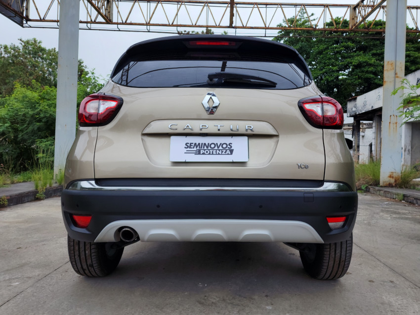renault captur 1.3 tce flex iconic x-tronic 21/22 seminovo3
