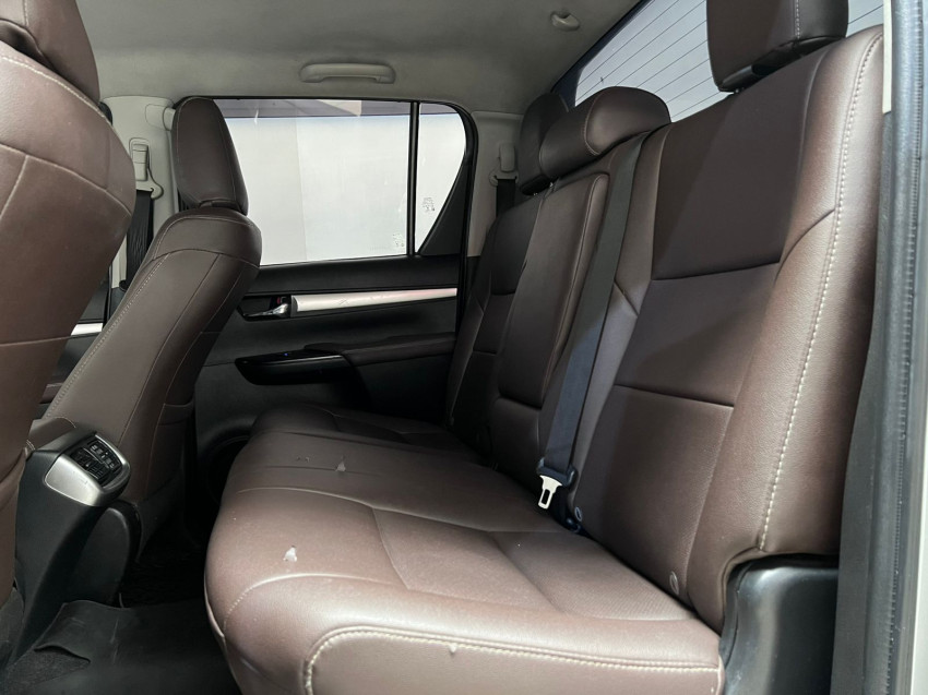 toyota hilux 2.8 srv 4x4 cd 16v diesel 4p at 19/20 seminovo12