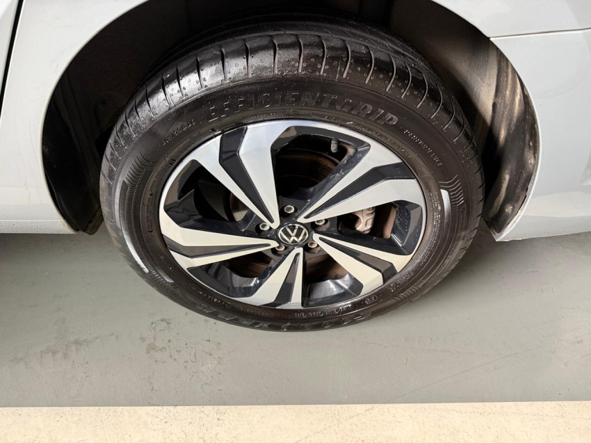 volkswagen virtus 1.0 200 tsi comfortline at 24/25 seminovo12