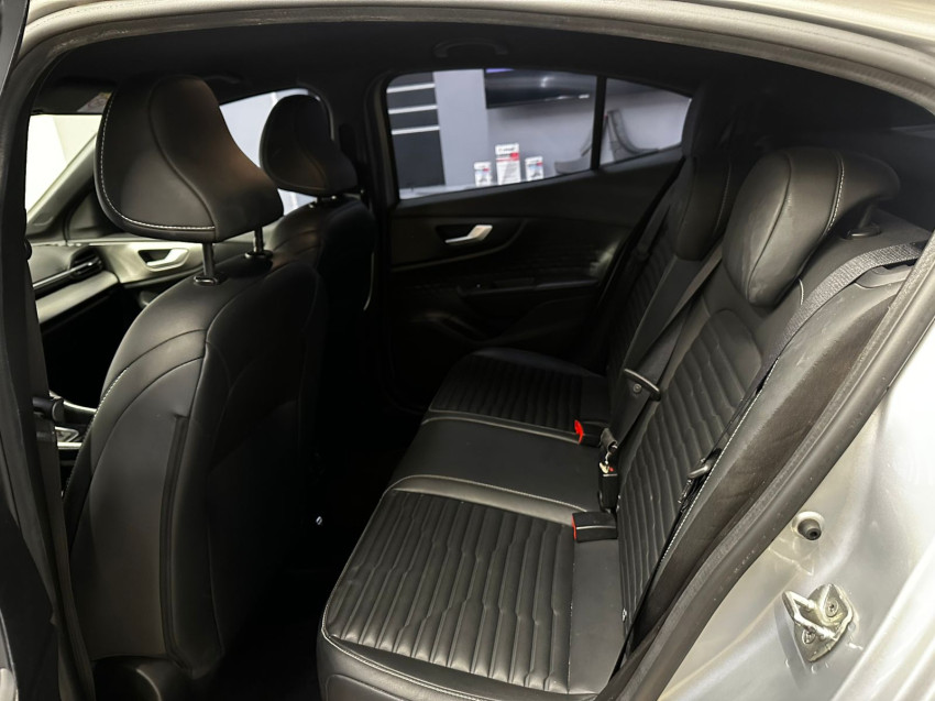 fiat  fastback 1.0 turbo 200 flex impetus cvt 22/23 seminovo10