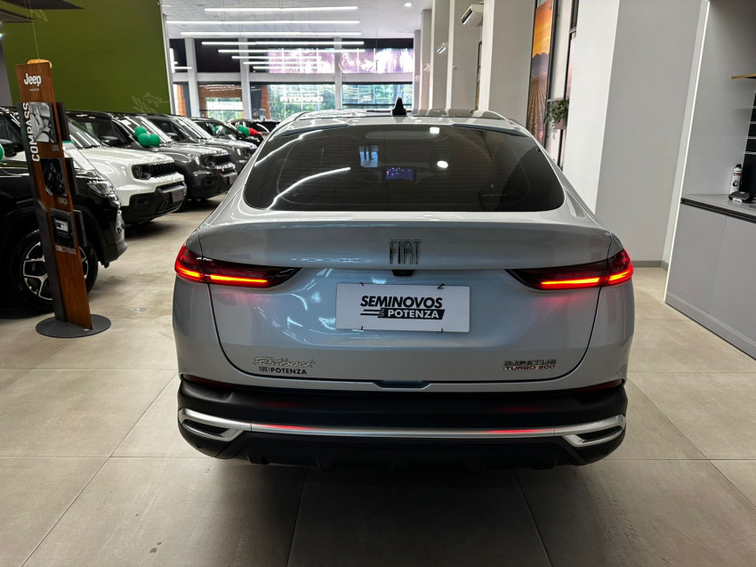 fiat  fastback 1.0 turbo 200 flex impetus cvt 22/23 seminovo4