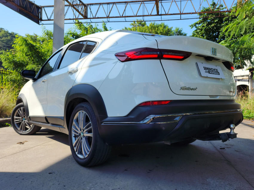 fiat fastback 1.0 turbo 200 flex cvt 23/24 seminovo4
