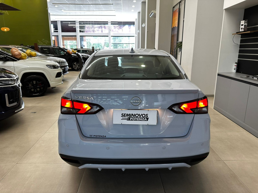 nissan versa 1.6 16v flex exclusive xtronic 23/24 seminovo4