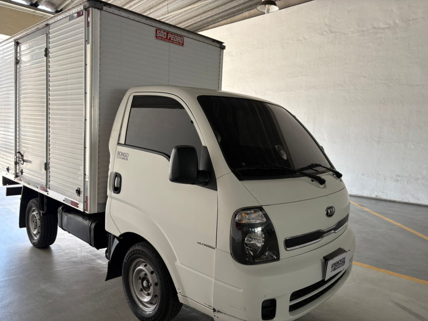 kia bongo 2.5 td diesel std cs man 22/23 seminovo1