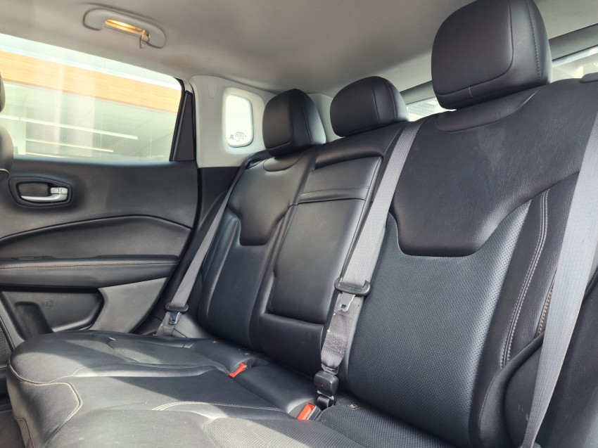 jeep compass 2.0 16v flex longitude at 17/18 seminovo15