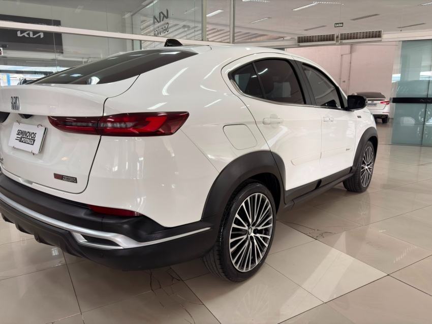 fiat fastback 1.3 turbo 270 flex limited edition at6 24/25 seminovo3