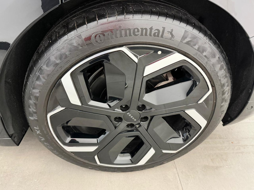zeekr 001 100 kw eletrico premium awd 24/25 seminovo8