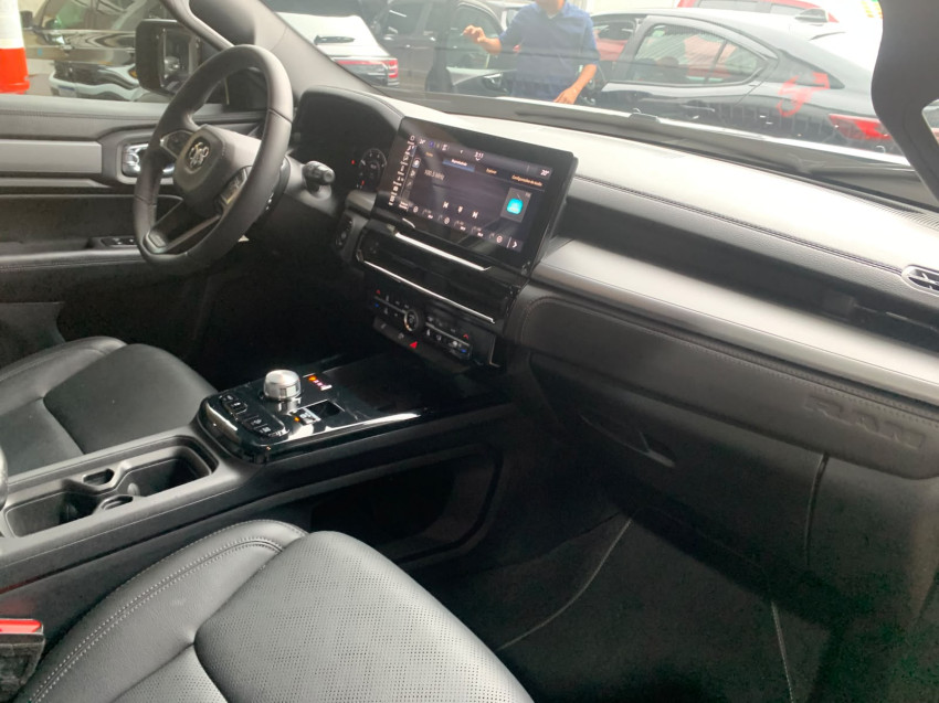 ram rampage 2.0 turbo diesel rebel 4x4 at 24/24 seminovo9