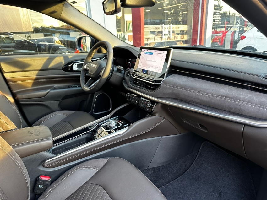 jeep commander 2.2 turbo diesel overland at9 25/26 seminovo10