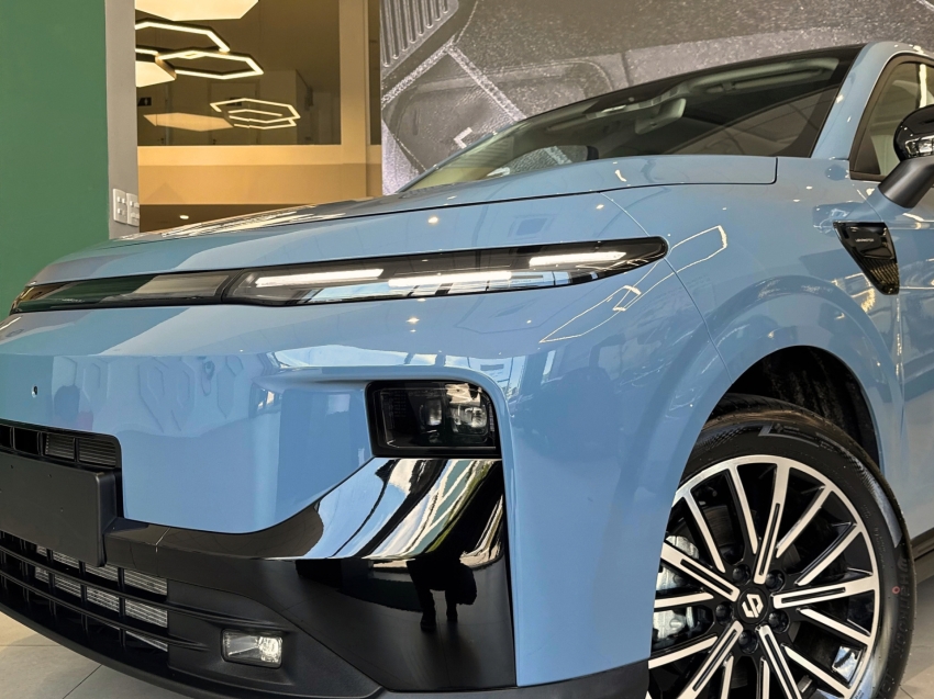 LEAPMOTOR B10 18,8 KW REEV 26/27 0KM1