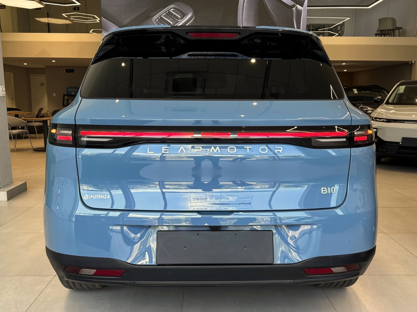 LEAPMOTOR B10 18,8 KW REEV 26/27 0KM10