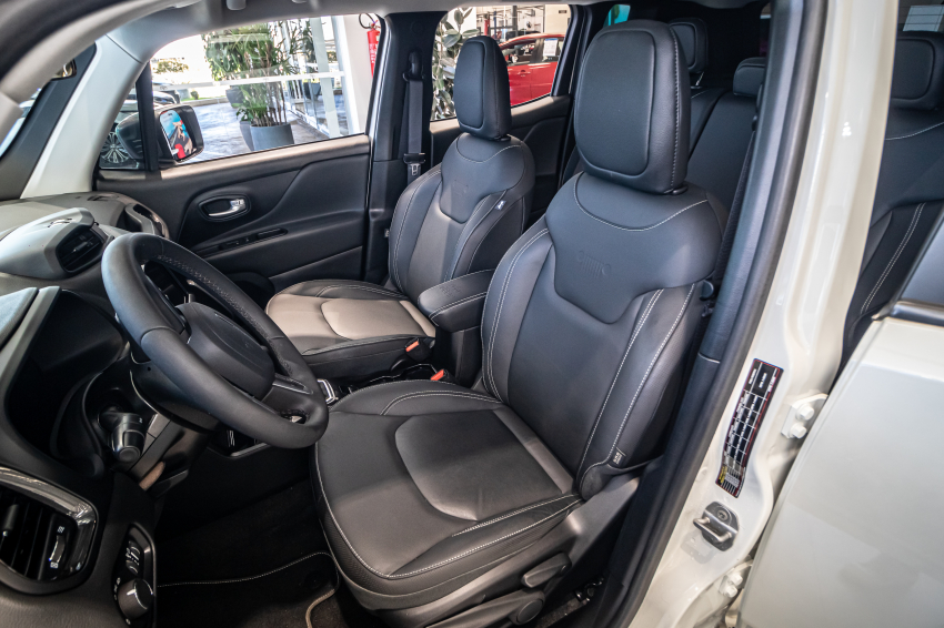 JEEP RENEGADE 1.3 T270 TURBO FLEX LONGITUDE AT6 19