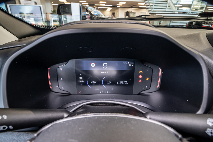 JEEP RENEGADE 1.3 T270 TURBO FLEX LONGITUDE AT6 12