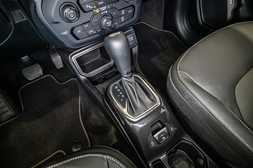 JEEP RENEGADE 1.3 T270 TURBO FLEX LONGITUDE AT6 17