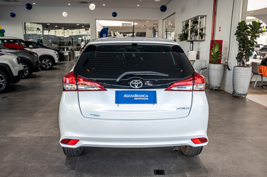 Toyota YARIS 1.5 16V FLEX XL MULTIDRIVE 8
