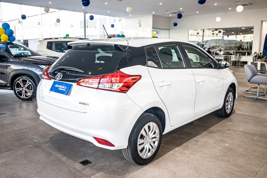 Toyota YARIS 1.5 16V FLEX XL MULTIDRIVE 10