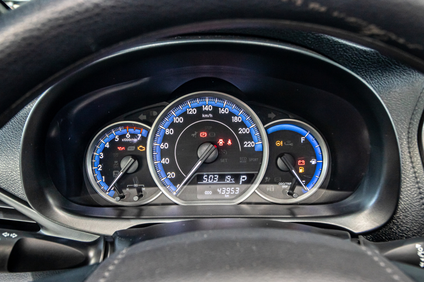 Toyota YARIS 1.5 16V FLEX XL MULTIDRIVE 12