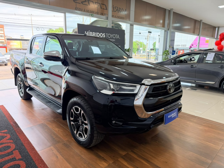 Toyota HILUX 2.8 D-4D TURBO DIESEL CD SRX 4X4 AUTOMÁTICO 4