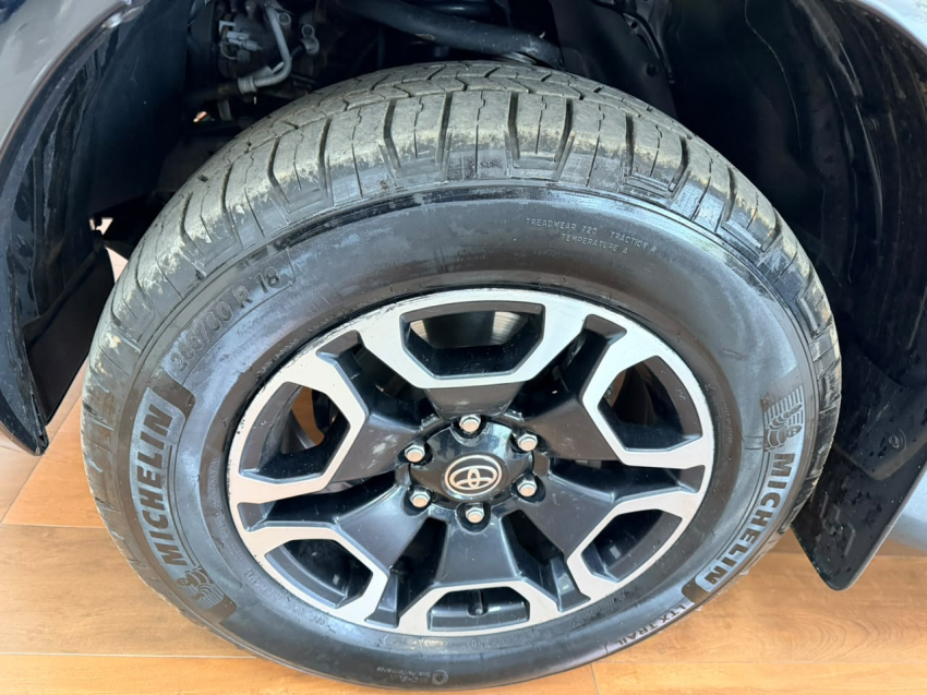 Toyota HILUX 2.8 D-4D TURBO DIESEL CD SRX 4X4 AUTOMÁTICO 2