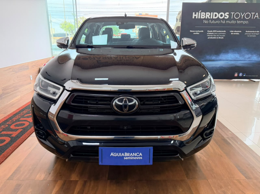 Toyota HILUX 2.8 D-4D TURBO DIESEL CD SRX 4X4 AUTOMÁTICO 3