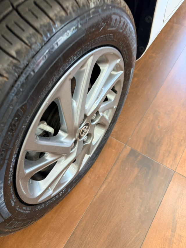 Toyota YARIS 1.5 16V FLEX SEDAN XS MULTIDRIVE 2