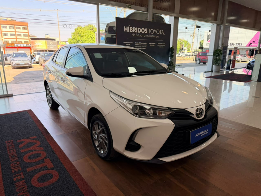 Toyota YARIS 1.5 16V FLEX SEDAN XS MULTIDRIVE 4