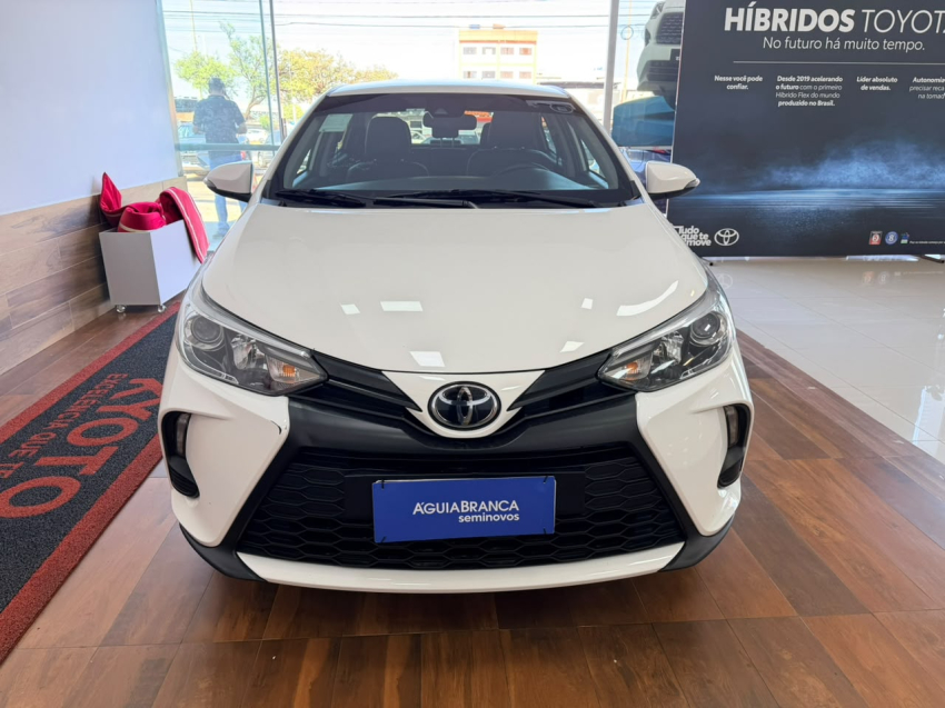 Toyota YARIS 1.5 16V FLEX SEDAN XS MULTIDRIVE 3