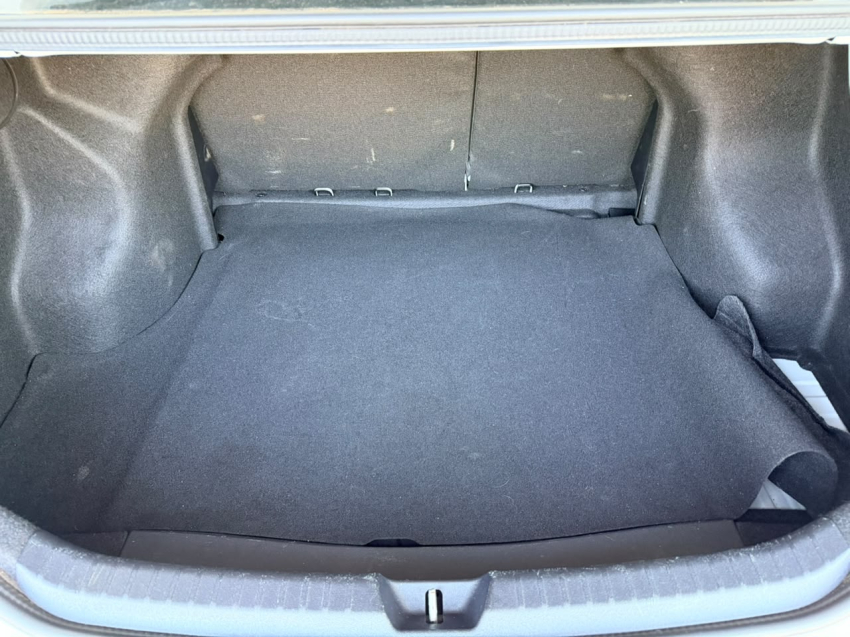 Toyota YARIS 1.5 16V FLEX SEDAN XS MULTIDRIVE 9