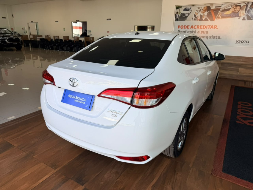 Toyota YARIS 1.5 16V FLEX SEDAN XS MULTIDRIVE 8